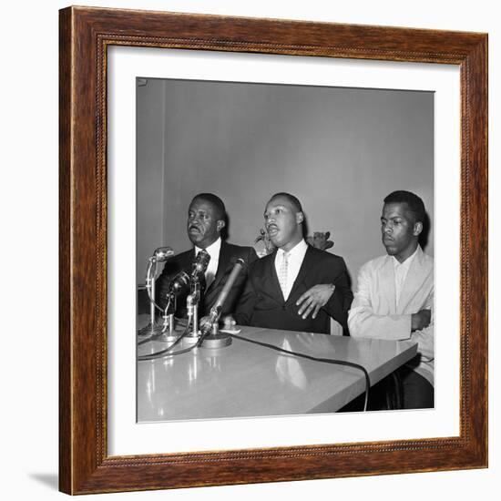Martin Luther King Jr Montgomery 1961-null-Framed Photographic Print