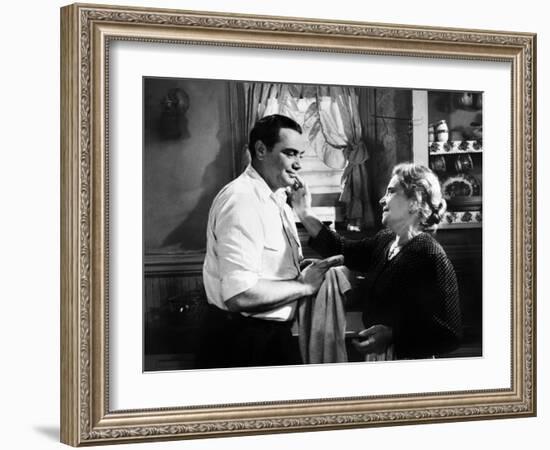 Marty, Ernest Borgnine, Esther Minciotti, 1955-null-Framed Photo