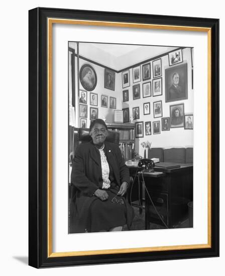 Mary Mcleod Bethune, Civil Rights Activist-Science Source-Framed Giclee Print