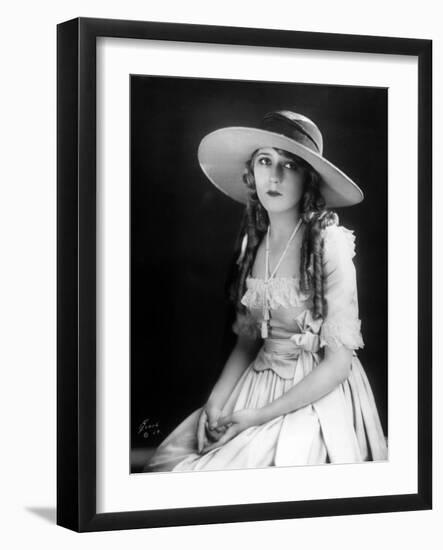 Mary Pickford, 1923-null-Framed Photographic Print