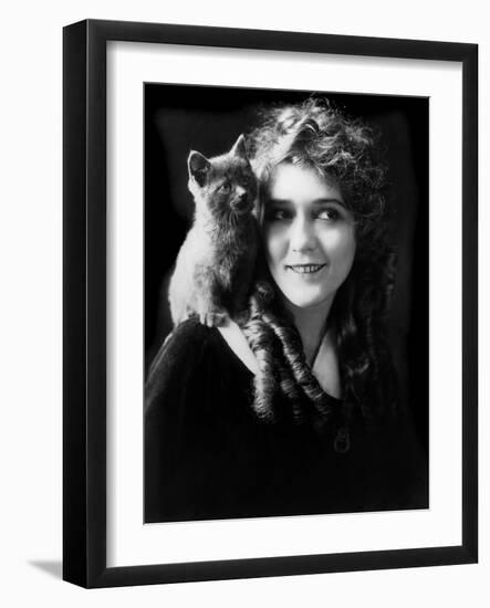 Mary Pickford (b/w photo)-null-Framed Photo