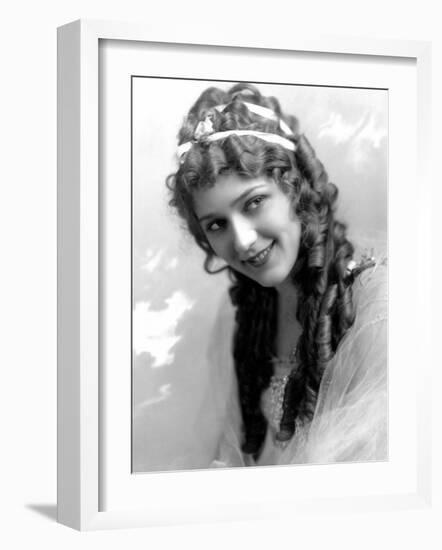 Mary Pickford, c.1918-null-Framed Photo