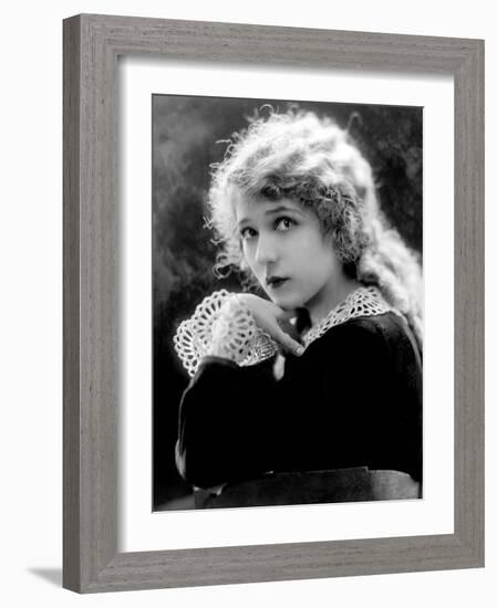 Mary Pickford, c.1918-null-Framed Photo