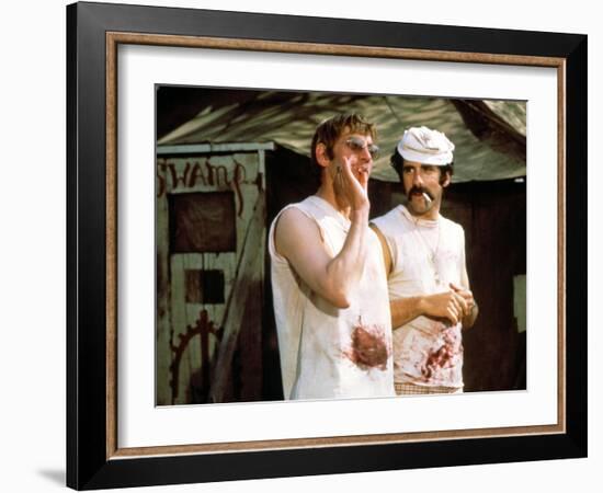 Mash, Donald Sutherland, Elliott Gould, 1970-null-Framed Photo