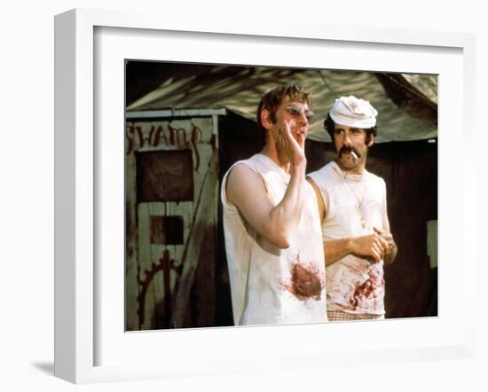 Mash, Donald Sutherland, Elliott Gould, 1970-null-Framed Photo