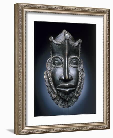 Masque de ceinture représentant un Portugais-null-Framed Giclee Print