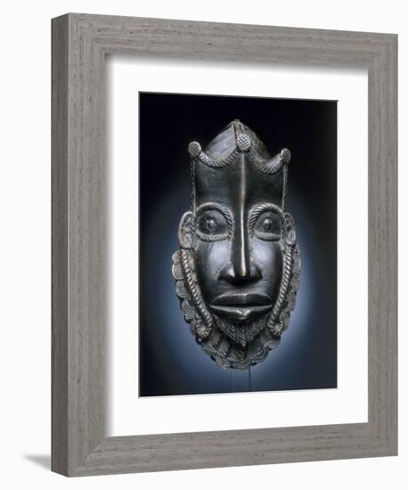 Masque de ceinture représentant un Portugais-null-Framed Giclee Print