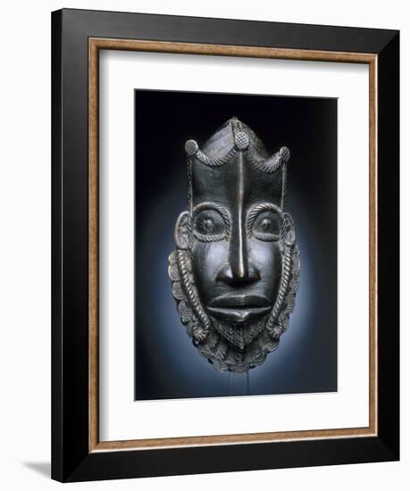 Masque de ceinture représentant un Portugais-null-Framed Giclee Print