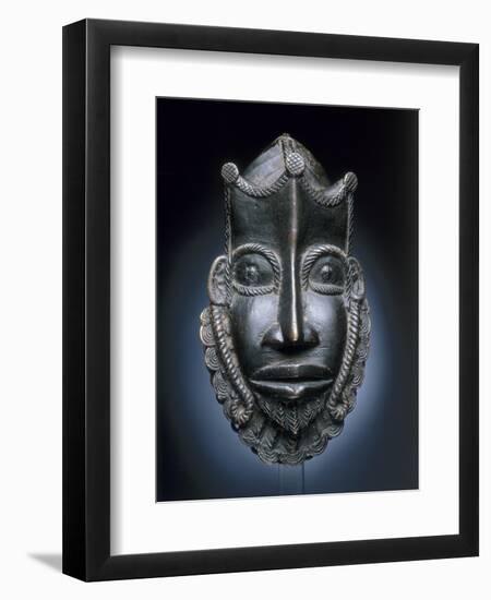 Masque de ceinture représentant un Portugais-null-Framed Giclee Print