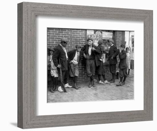 Massachusetts: Gang, C1916-Lewis Wickes Hine-Framed Photographic Print