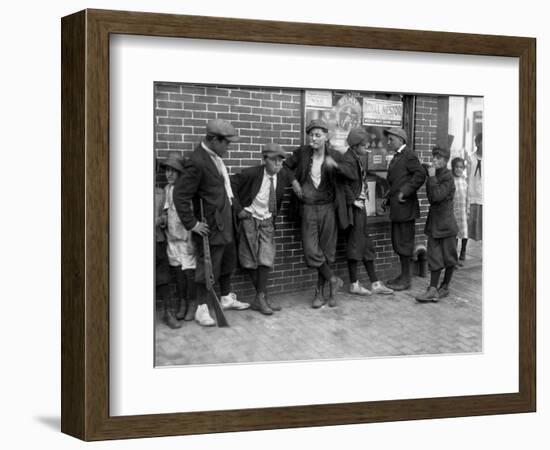 Massachusetts: Gang, C1916-Lewis Wickes Hine-Framed Photographic Print