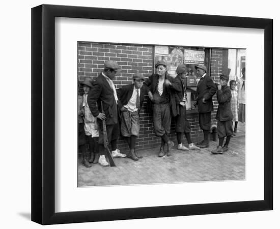 Massachusetts: Gang, C1916-Lewis Wickes Hine-Framed Photographic Print