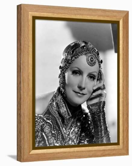 MATA HARI, 1932 directed by GEORGE FITZMAURICE Greta Garbo (b/w photo)-null-Framed Stretched Canvas