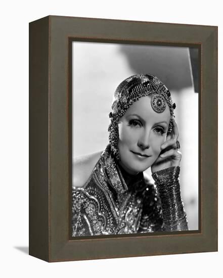 MATA HARI, 1932 directed by GEORGE FITZMAURICE Greta Garbo (b/w photo)-null-Framed Stretched Canvas