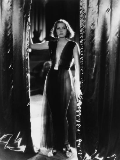MATA HARI, 1932 directed by GEORGE FITZMAURICE Greta Garbo (b/w photo)'  Photo | Art.com