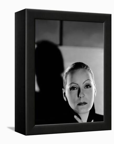 MATA HARI, 1932 directed by GEORGE FITZMAURICE Greta Garbo (b/w photo)-null-Framed Stretched Canvas