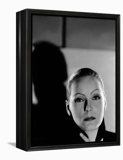 MATA HARI, 1932 directed by GEORGE FITZMAURICE Greta Garbo (b/w photo)-null-Framed Stretched Canvas