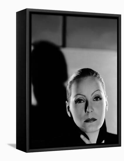 MATA HARI, 1932 directed by GEORGE FITZMAURICE Greta Garbo (b/w photo)-null-Framed Stretched Canvas