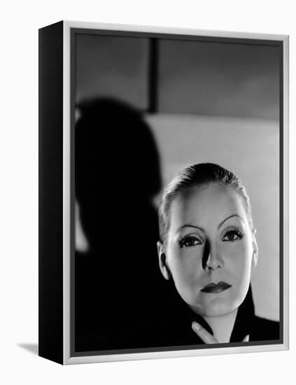 MATA HARI, 1932 directed by GEORGE FITZMAURICE Greta Garbo (b/w photo)-null-Framed Stretched Canvas