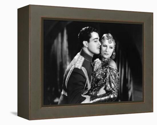 MATA HARI, 1932 directed by GEORGE FITZMAURICE Ramon Novarro / Greta Garbo (b/w photo)-null-Framed Stretched Canvas