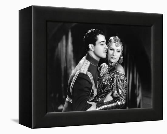 MATA HARI, 1932 directed by GEORGE FITZMAURICE Ramon Novarro / Greta Garbo (b/w photo)-null-Framed Stretched Canvas