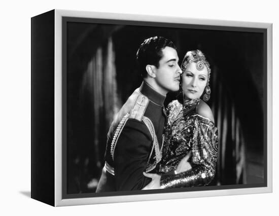 MATA HARI, 1932 directed by GEORGE FITZMAURICE Ramon Novarro / Greta Garbo (b/w photo)-null-Framed Stretched Canvas