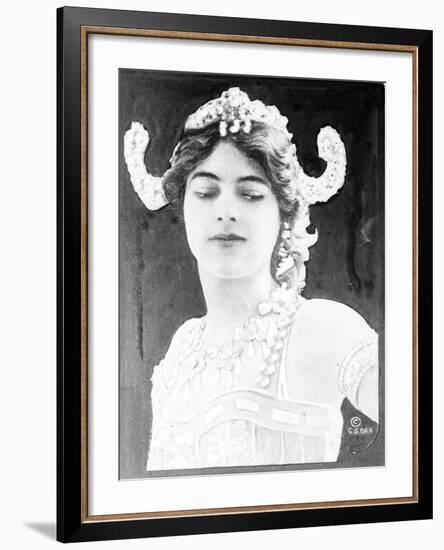 Mata Hari , c.1916--Framed Photographic Print