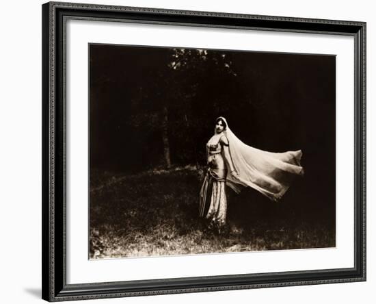 Mata Hari dancing, ca. 1910-null-Framed Photo