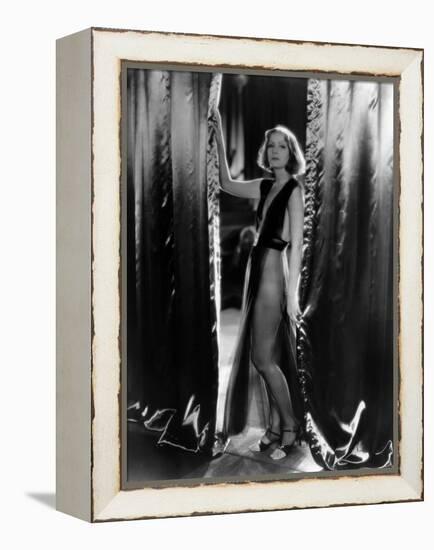 Mata Hari  De Georgefitzmaurice  Avec Greta Garbo  1931 Photo Clarence Sinclair Bull-null-Framed Stretched Canvas