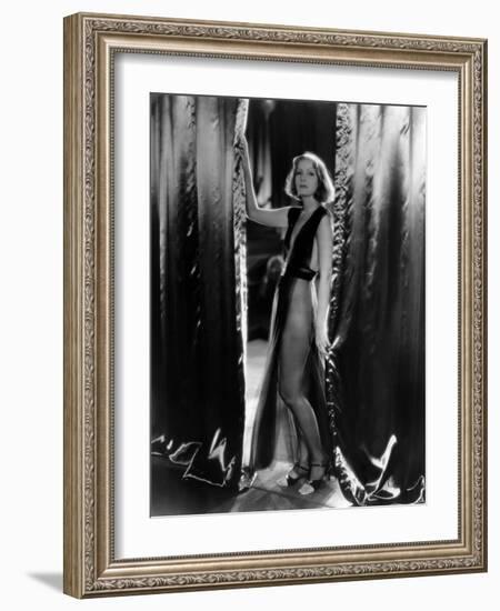 Mata Hari  De Georgefitzmaurice  Avec Greta Garbo  1931 Photo Clarence Sinclair Bull-null-Framed Photo