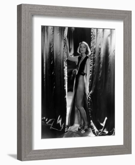 Mata Hari  De Georgefitzmaurice  Avec Greta Garbo  1931 Photo Clarence Sinclair Bull-null-Framed Photo