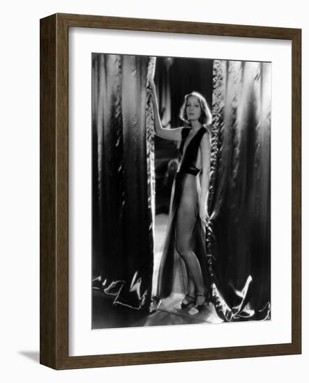 Mata Hari  De Georgefitzmaurice  Avec Greta Garbo  1931 Photo Clarence Sinclair Bull-null-Framed Photo