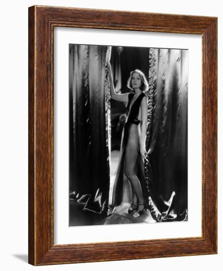 Mata Hari  De Georgefitzmaurice  Avec Greta Garbo  1931 Photo Clarence Sinclair Bull-null-Framed Photo