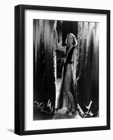 Mata Hari  De Georgefitzmaurice  Avec Greta Garbo  1931 Photo Clarence Sinclair Bull-null-Framed Photo