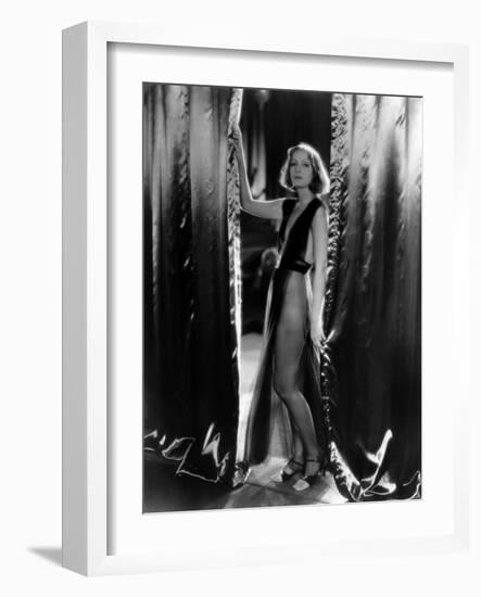 Mata Hari  De Georgefitzmaurice  Avec Greta Garbo  1931 Photo Clarence Sinclair Bull-null-Framed Photo