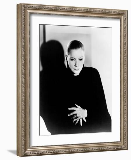 Mata Hari, Greta Garbo, 1931-null-Framed Photo