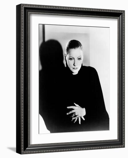 Mata Hari, Greta Garbo, 1931-null-Framed Photo