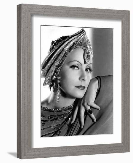 Mata Hari, Greta Garbo, 1931-null-Framed Photo