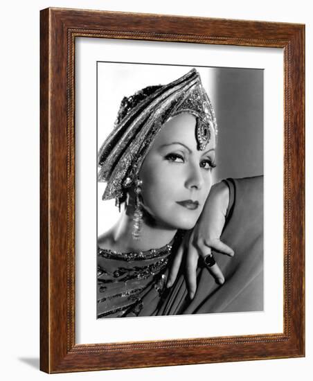 Mata Hari, Greta Garbo, 1931-null-Framed Photo