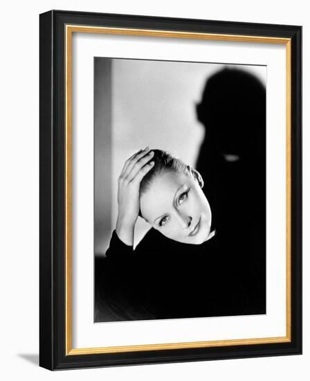 Mata Hari, Greta Garbo, 1931-null-Framed Photographic Print