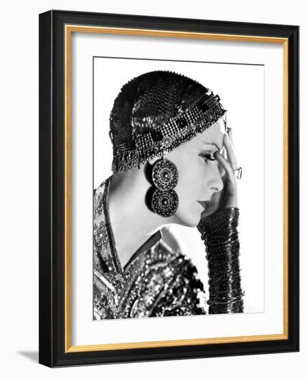 Mata Hari, Greta Garbo, 1931-null-Framed Photo