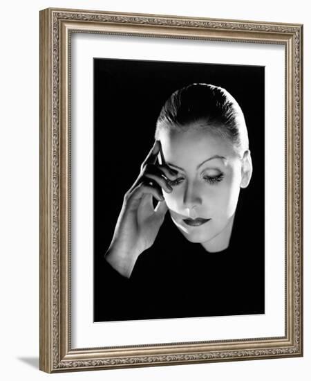 Mata Hari, Greta Garbo, Directed by George Fitzmaurice, 1931-null-Framed Photographic Print