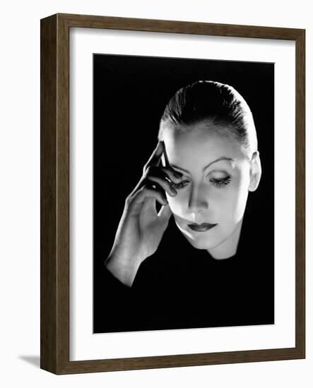 Mata Hari, Greta Garbo, Directed by George Fitzmaurice, 1931-null-Framed Photographic Print