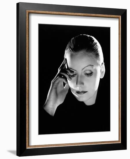 Mata Hari, Greta Garbo, Directed by George Fitzmaurice, 1931-null-Framed Photographic Print