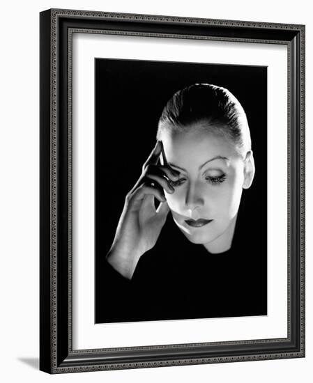 Mata Hari, Greta Garbo, Directed by George Fitzmaurice, 1931-null-Framed Photographic Print