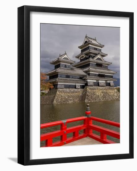 Matsumoto-Jo, Matsumoto, Nagano Prefecture, Central Honshu, Japan-Gavin Hellier-Framed Photographic Print