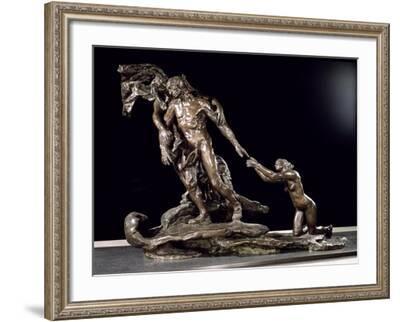 Claudel 2024 accent chest