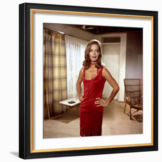 Max Et Les Ferrailleurs 1970 Directed by Claude Sautet Romy Schneider-null-Framed Photo