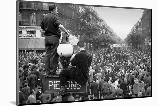 May 29th 1958 Rene Coty asked General De Gaulle to form a new government.-Erich Lessing-Mounted Photographic Print