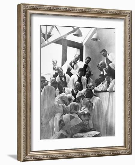 Mayo Clinic, 1913-null-Framed Photographic Print